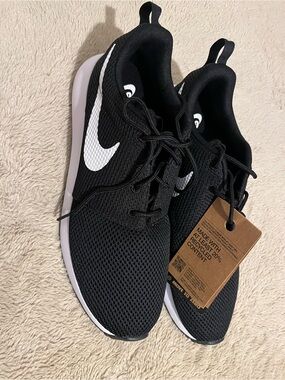 Men's Nike Roshe G Next Nature Golf Sneakers Black DV1202-010
NWOB size 9.5
